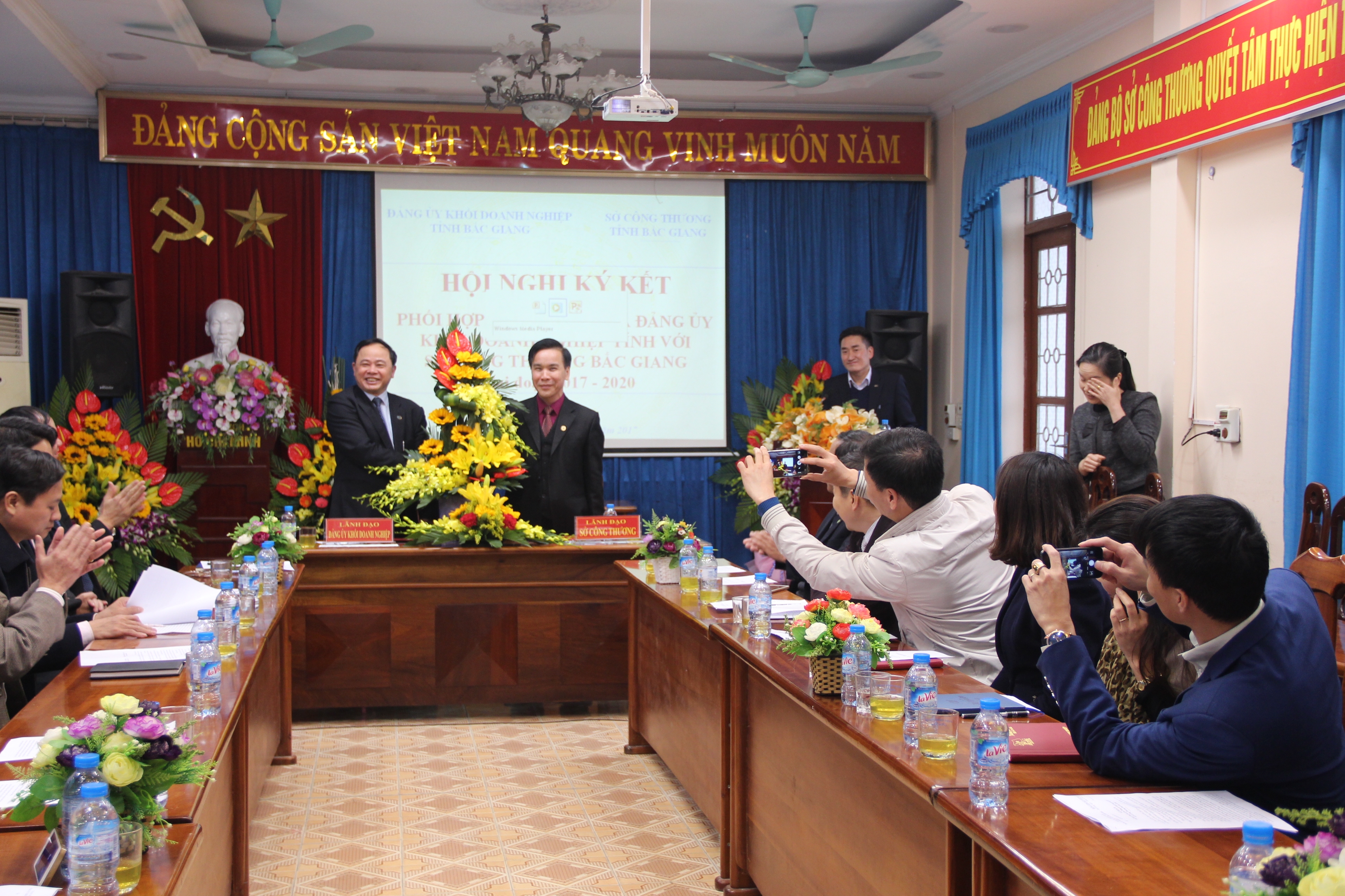 Hội nghị ký kết phối hợp công tác giữa Đảng ủy khối Doanh nghiệp tỉnh với Sở Công Thương Bắc Giang