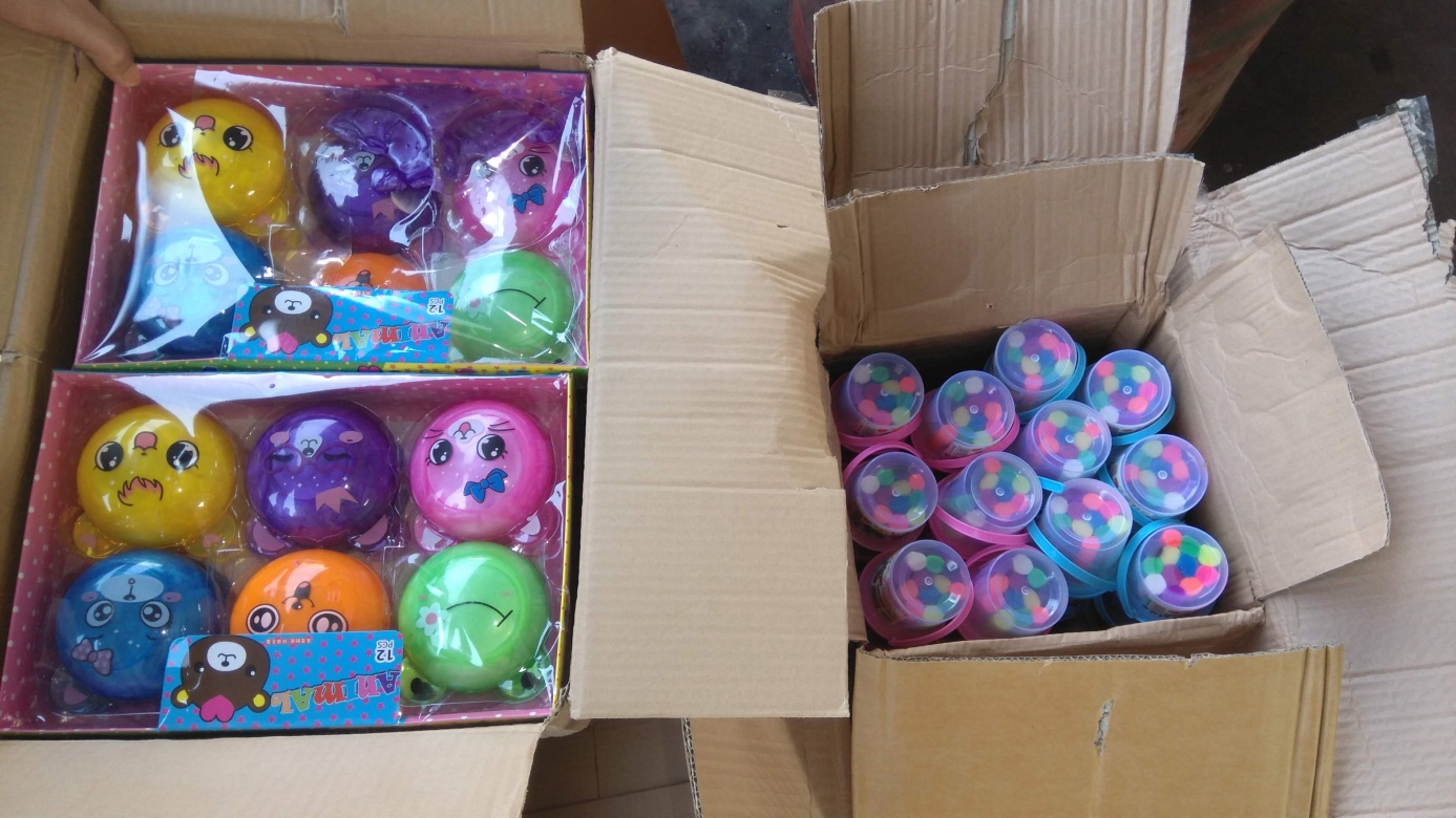 Đội Quản lý thị trường số 8 huyện Lạng Giang tiêu hủy 1.440 hộp đồ chơi trẻ em nhập lậu